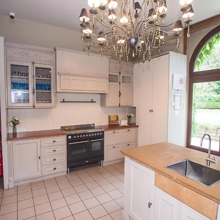 Luxury Estate With Pool & Spa, Cleaning Included Jamoigne